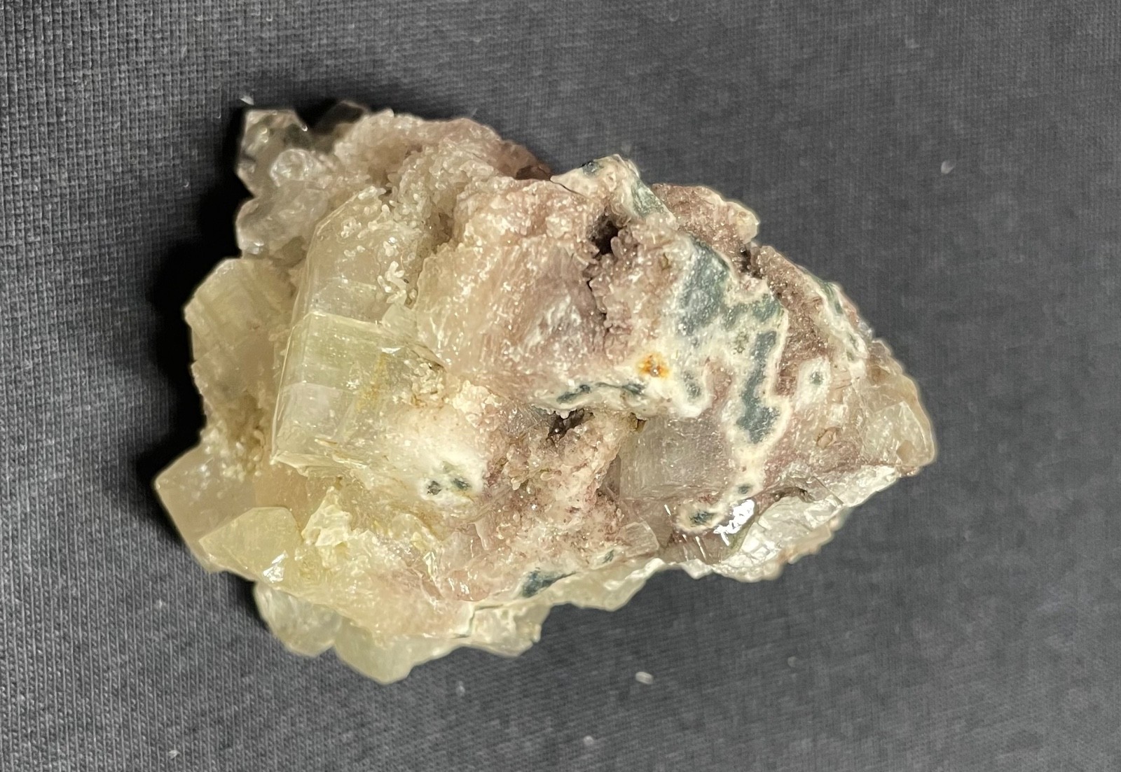 2 pieces Natural Apophyllite cluster crystal stone 143 gr 6x5x4 cm