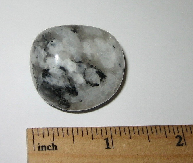 1.25″ TUMBLED POLISHED NATURAL RAINBOW MOONSTONE CRYSTAL STONE INDIA ~ 29.1g *1