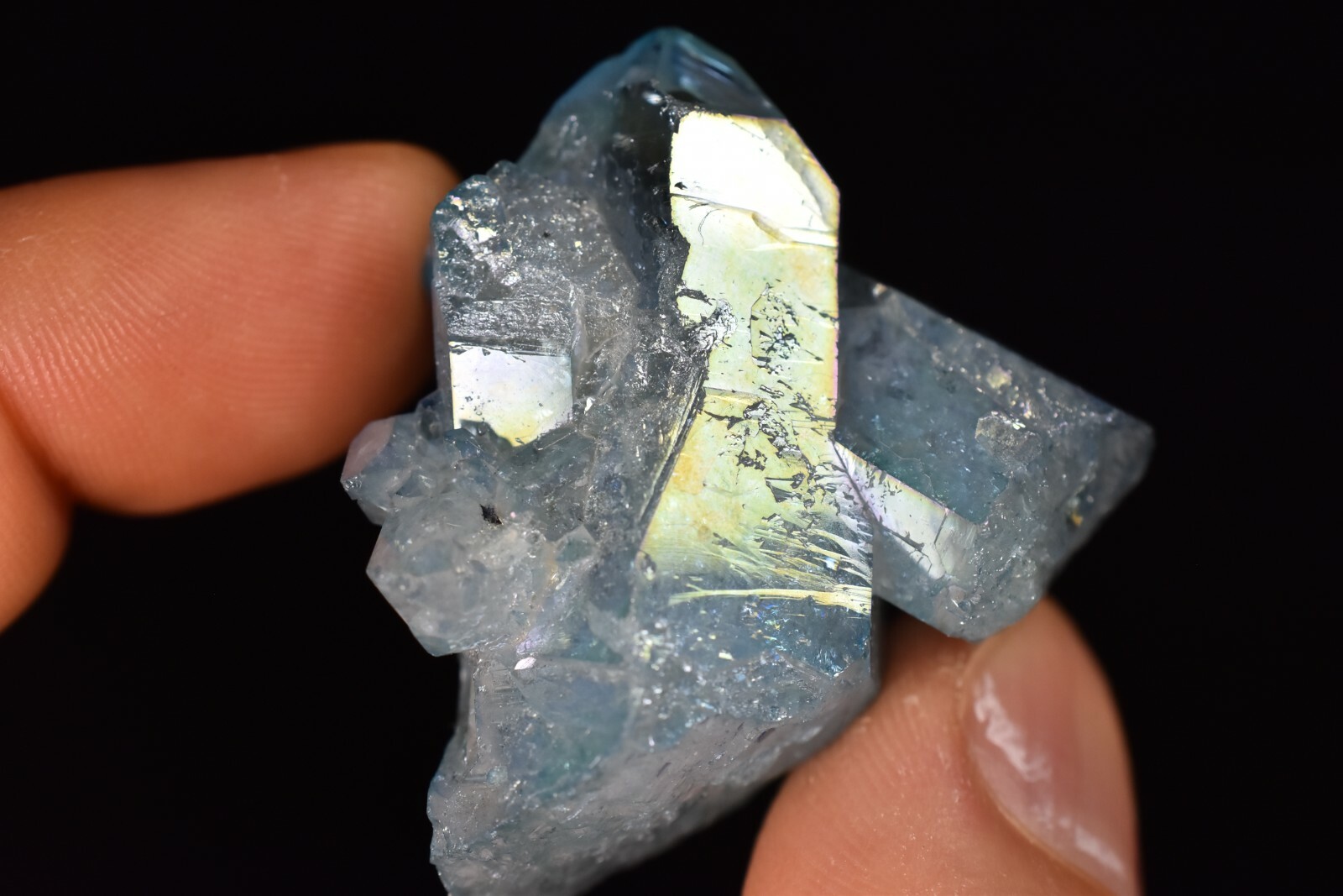 *AQUA AURA* Crystal Cluster 32.3g 4cm *CLEAR* Quartz, Gold Fumes, Throat Chakra