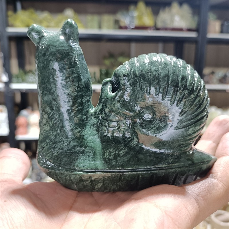 1pc Natural Xiuyan jade Quartz Crystal Skulls Healing Carved Snail Skull 1.1LB