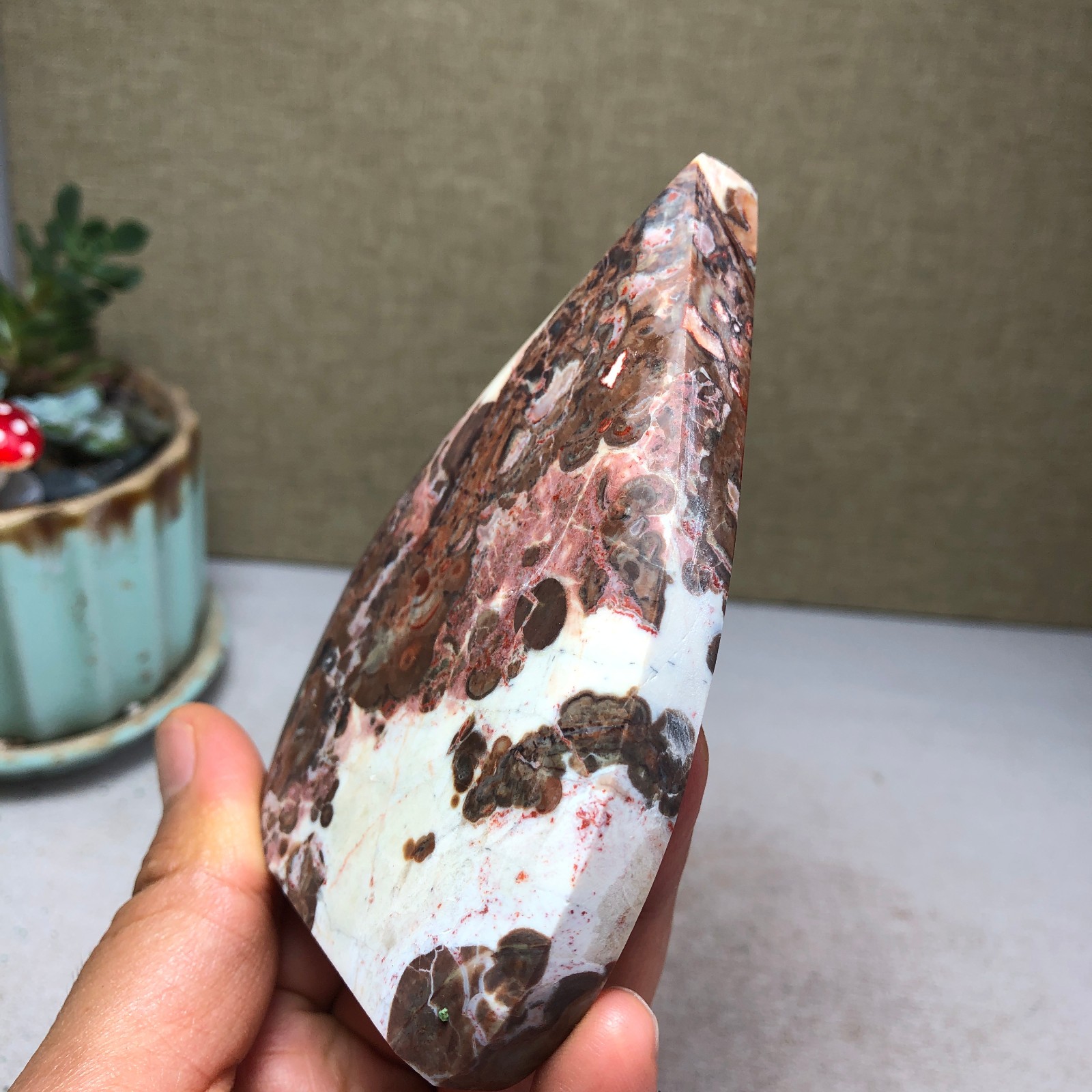 Natural l Indonesian Bloodstone agate point leaf Crystal specimens 146g A4912