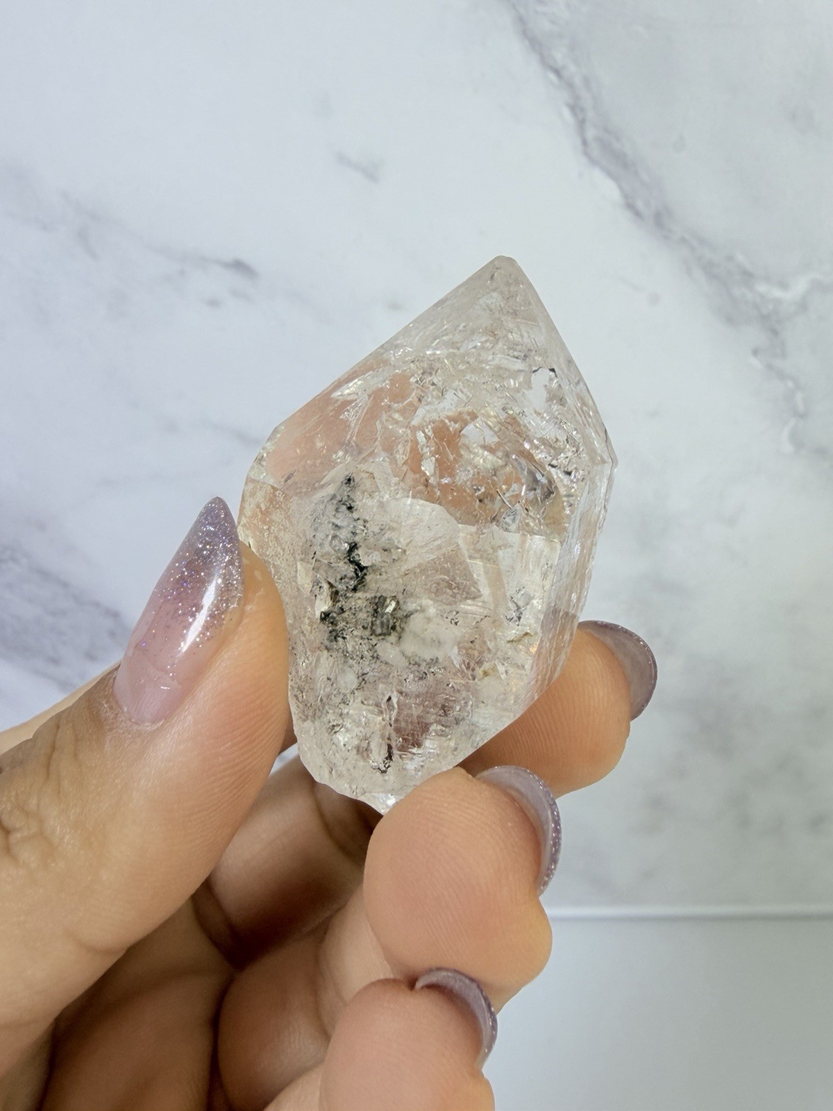 High Luster Enhydro Quartz w/ Moving Bubble &/or Carbon/Black Inclusions,A490