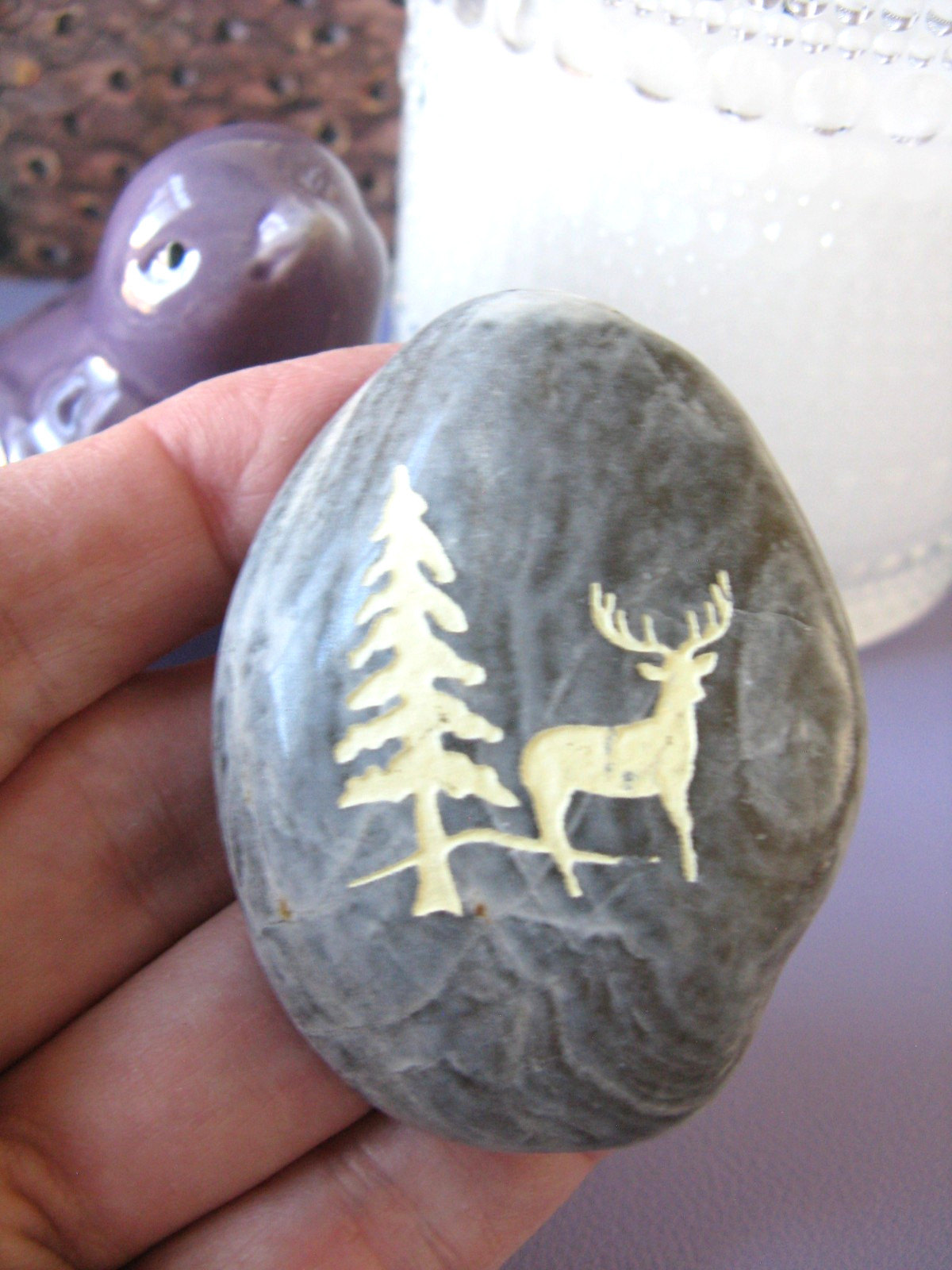 NEW NATURAL RIVER ROCK PALM STONE W/FARMHOUSE CHRISTMAS “REINDEER & PINE TREE”
