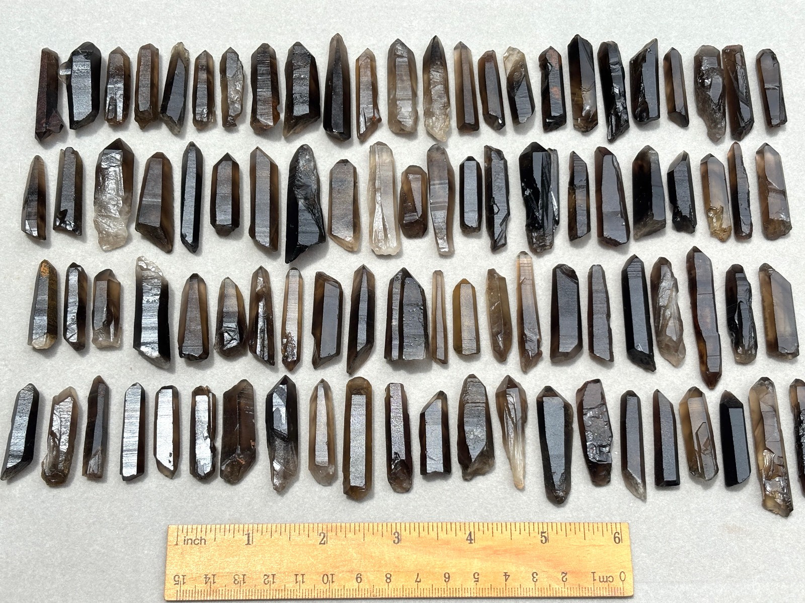 100pcs Bulk Natural Crystal Smokey Quartz Small Points Terminated Wand Specimens
