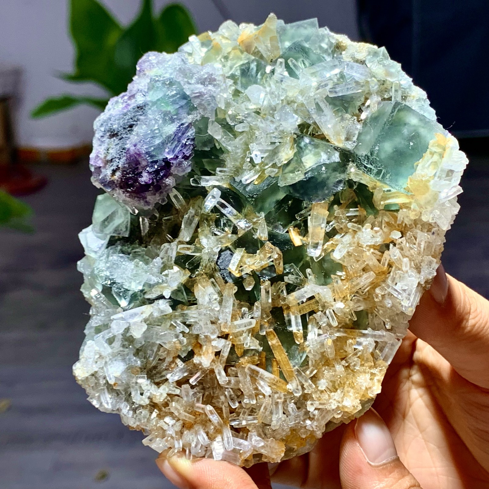 447G Rare transparent blue green fluorite cubic mineral crystal sample/China
