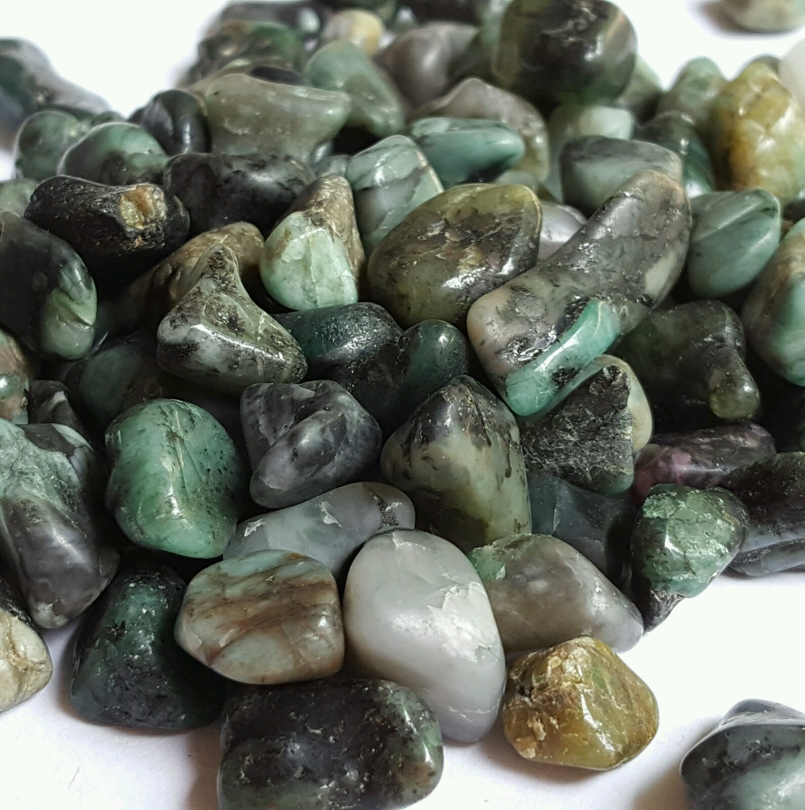 1/4 lb Natural Emerald Tumbled Small Gemstones Green Brazil 40-60 Stones