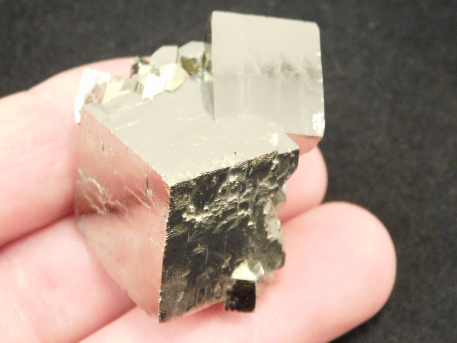PYRITE Crystal CUBE Cluster 100% Natural Huanzala Mine Peru 84.9gr