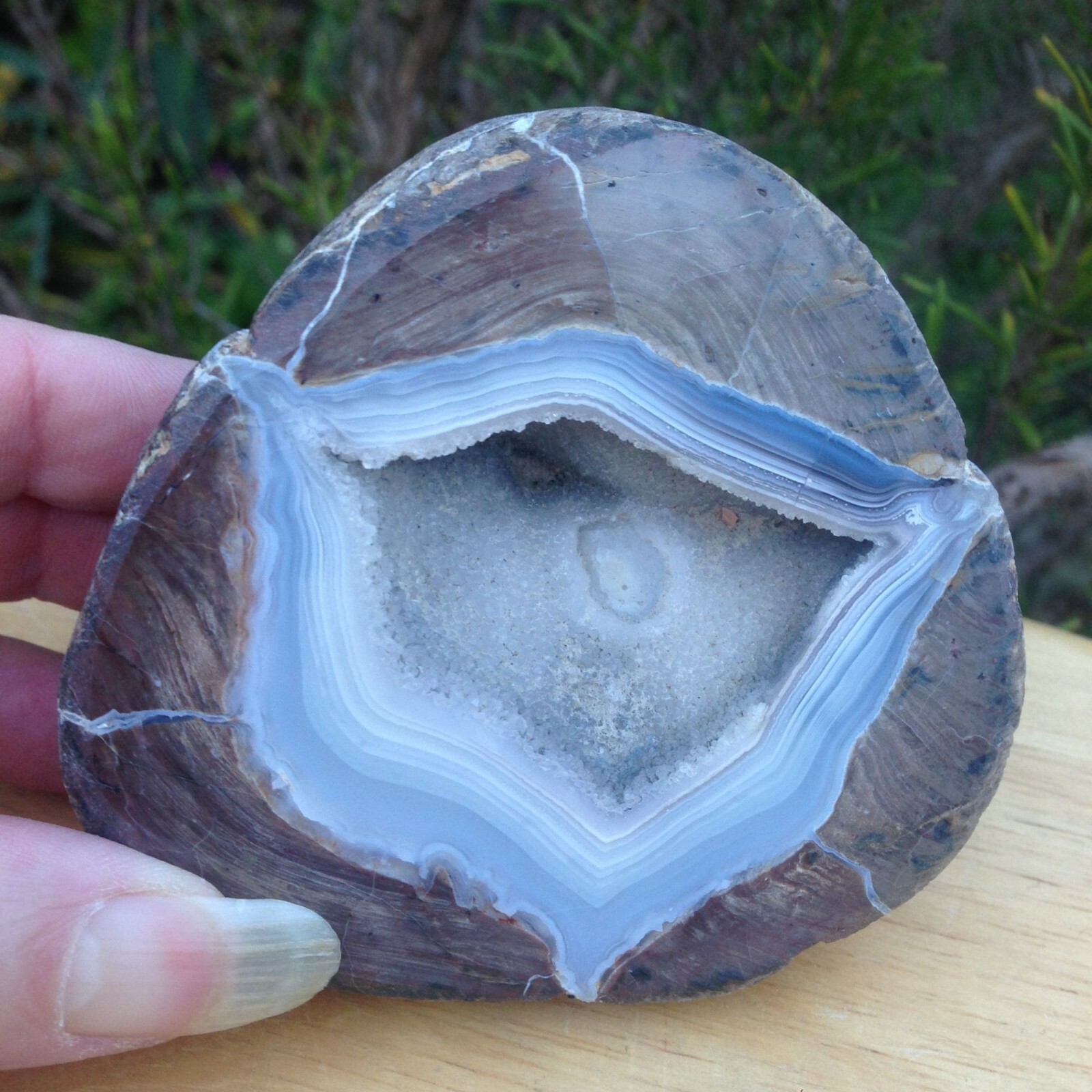 Large Crystal Geode Banded Agate Drusy Cave Healing Negativity 298g 8×7.6×3.6cm