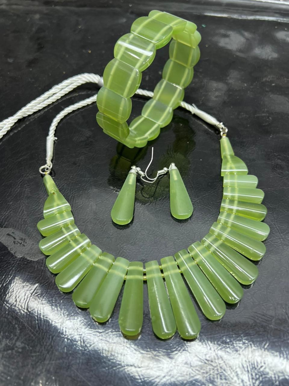 Natural Serpentine Top quality from Afghanistan necklace earrings and bracelet
