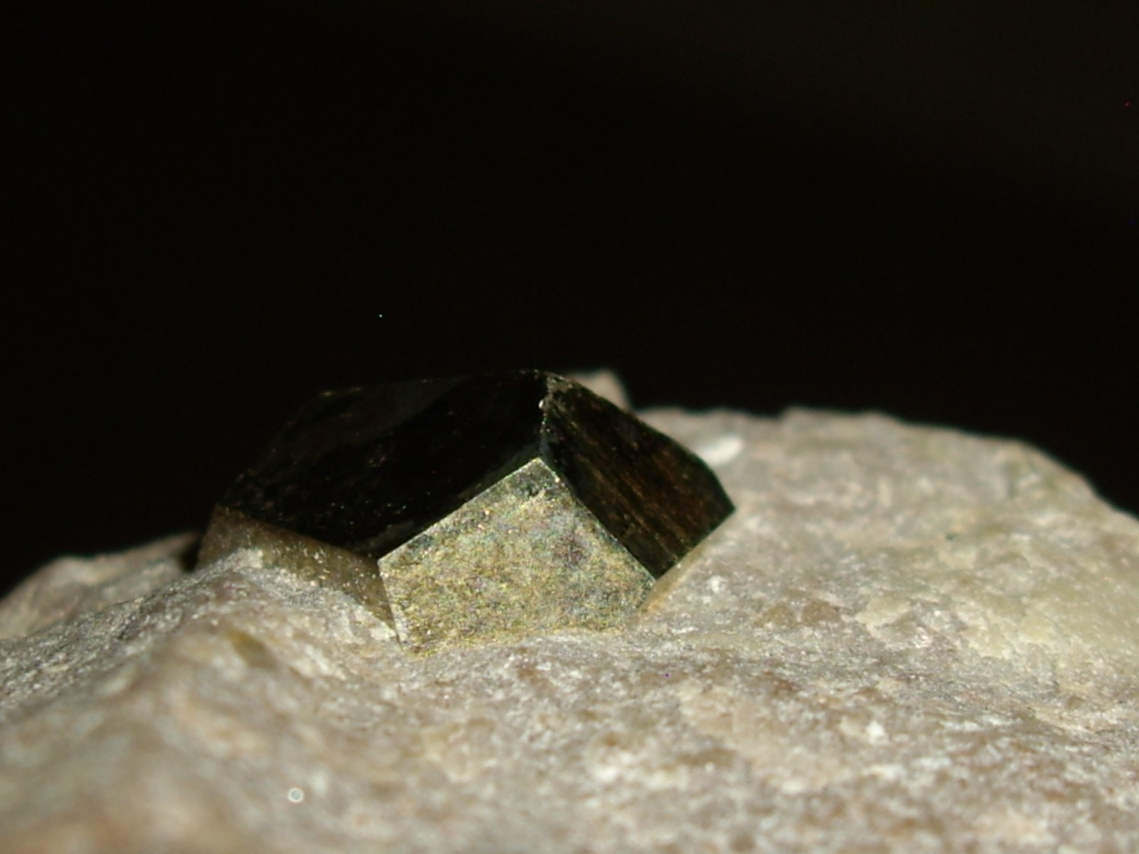 Cool Pyritohedral Pyrite Crystal in Matrix 26.3g