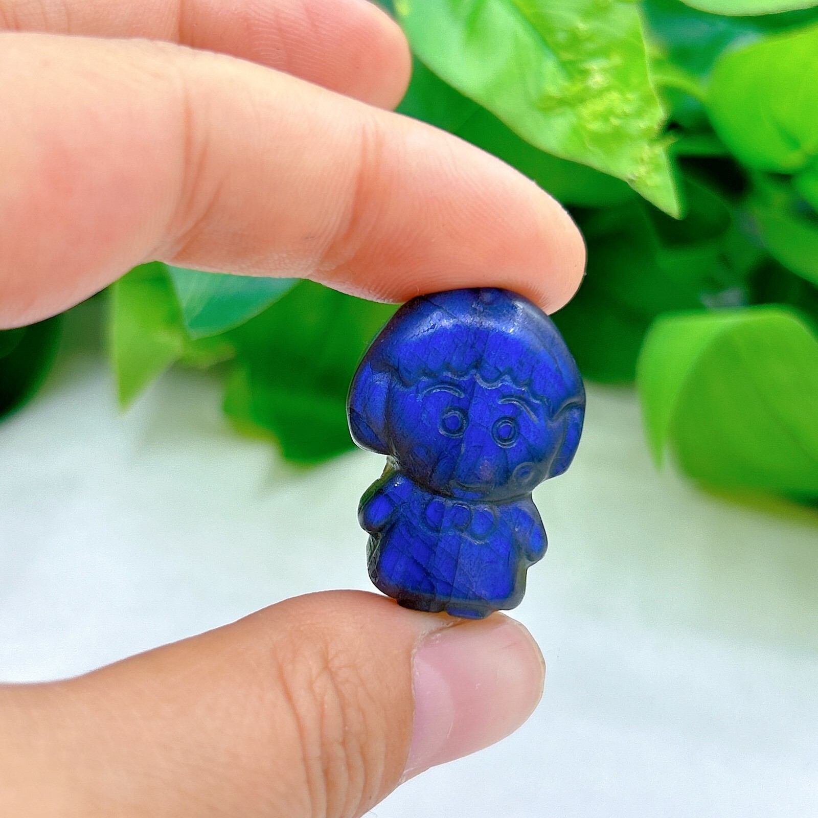 Natural labradorite Chibi Maruko Hand Carved crystal crystal Healing