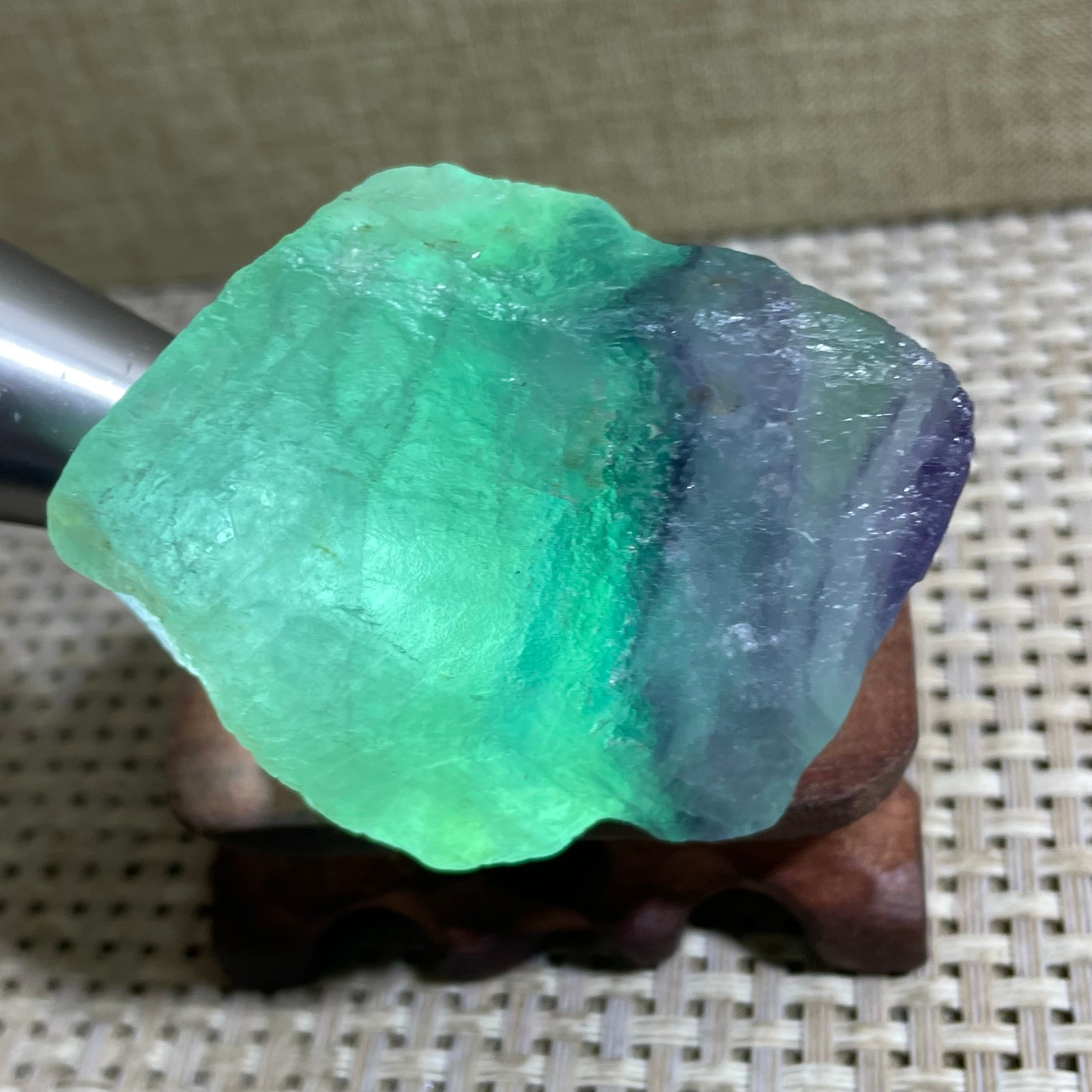 185g beautiful Rainbow Fluorite Rough stone specimens cure