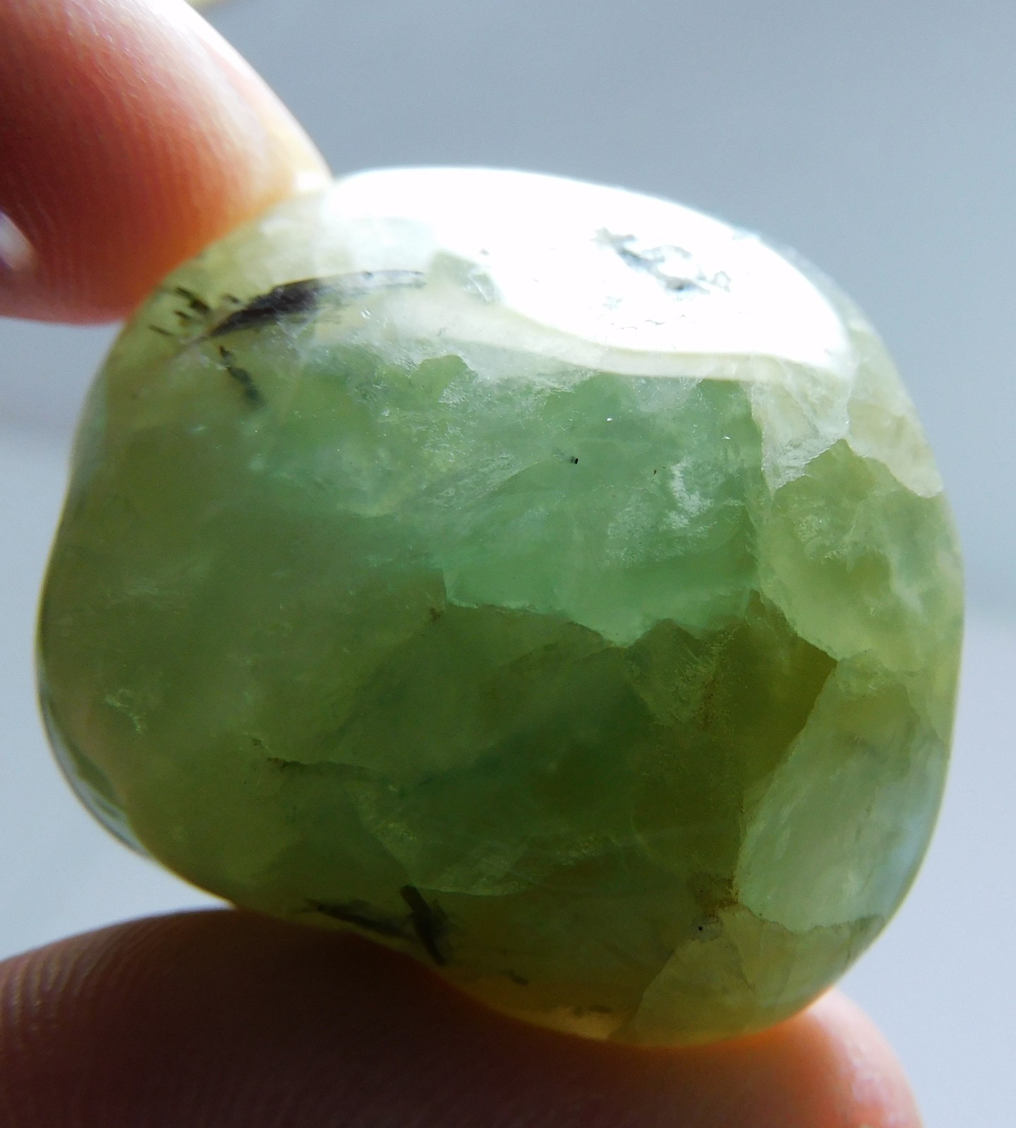 Chrysoprase tumble gemmy from Australia high grade