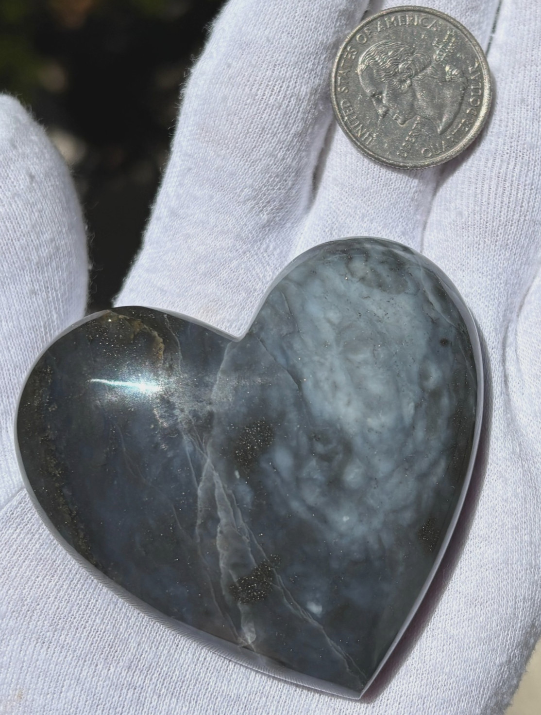 131g 2.37″ PURPLE (Dark Medium Blue) CHALCEDONY HEART PALMSTONE PALM STONE LARGE