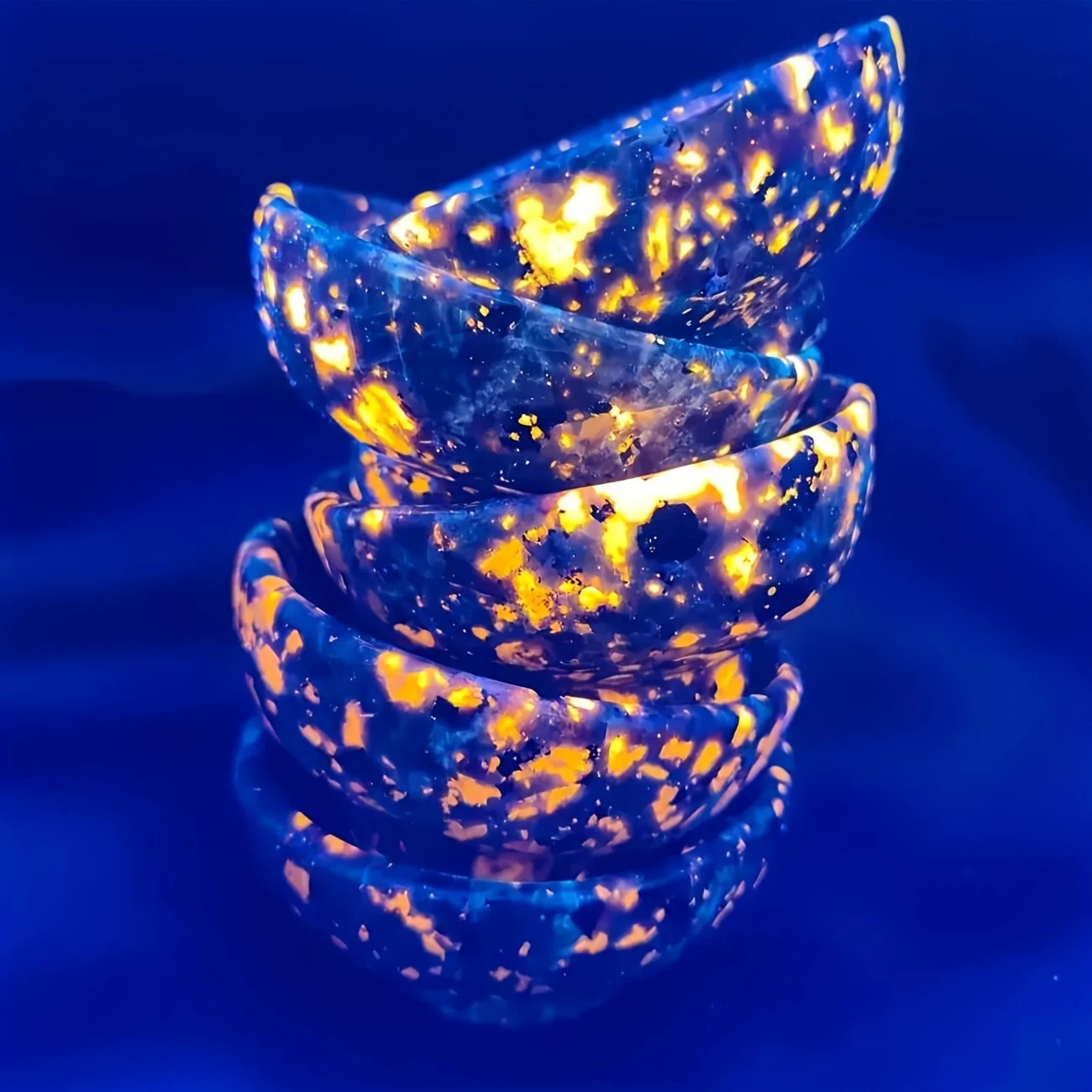 6-7cm Yooperlite Crystal Bowl Carving – UV Reactive Flame Bowl Quartz Figurine