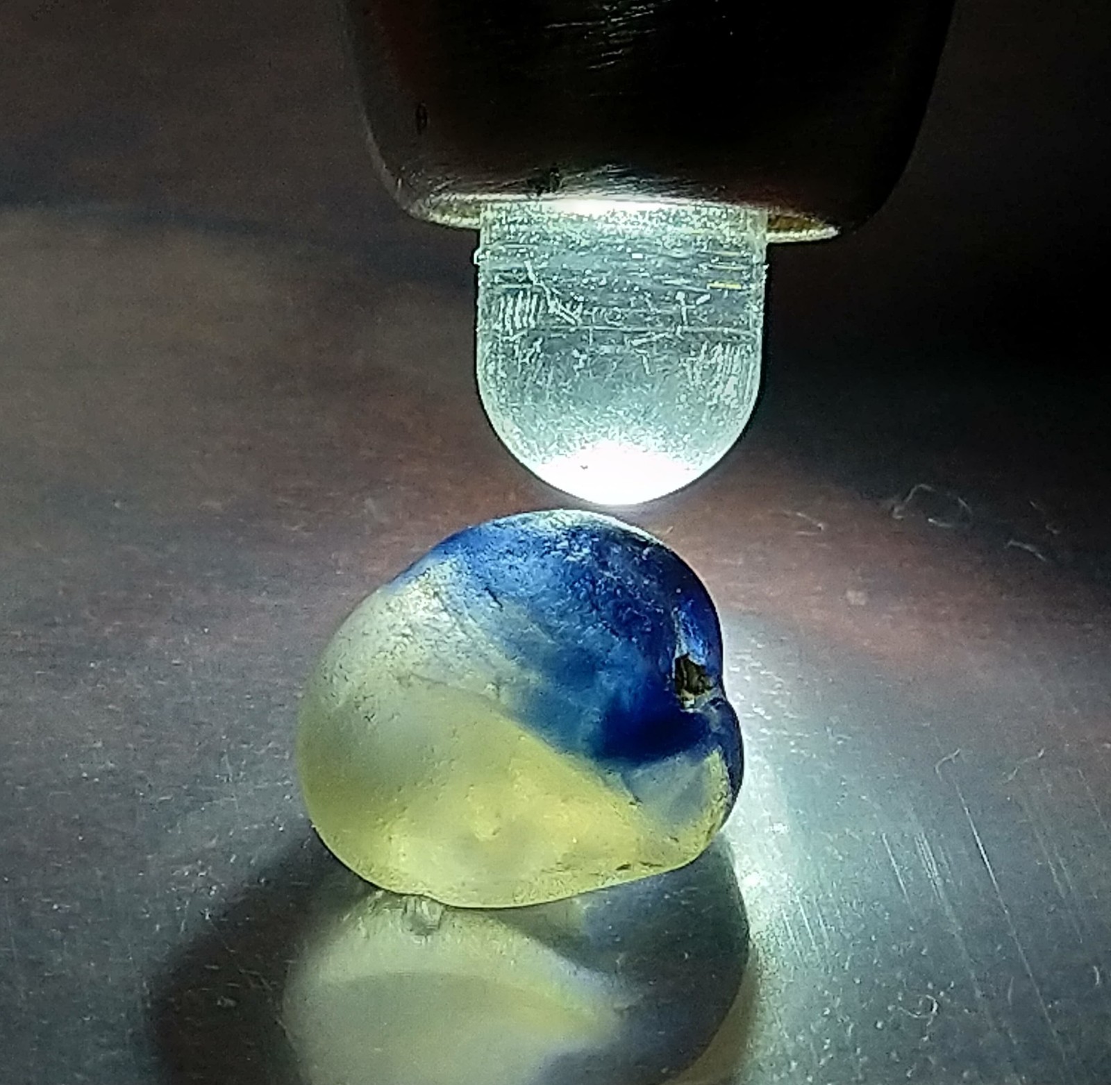Natural Bi-Colour Sapphire 2.50ct Rough Stone Sri-Lanka.
