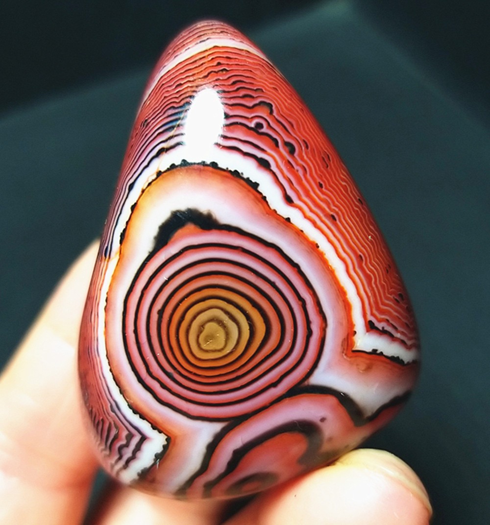 TOP 75.8G Natural Polished Silk Banded Lace Stone Madagascar C1243