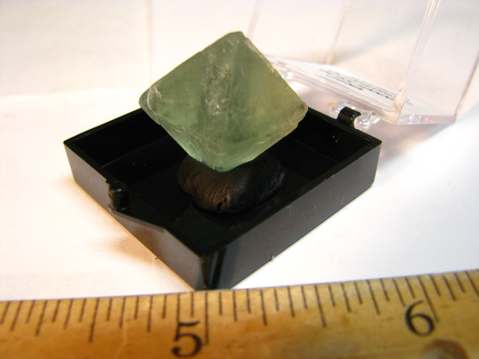 44ct GREEN OCTAHEDRON FLUORITE THUMBNAIL .9x.9x.9inch DE’AN JIANXI CHINA #234