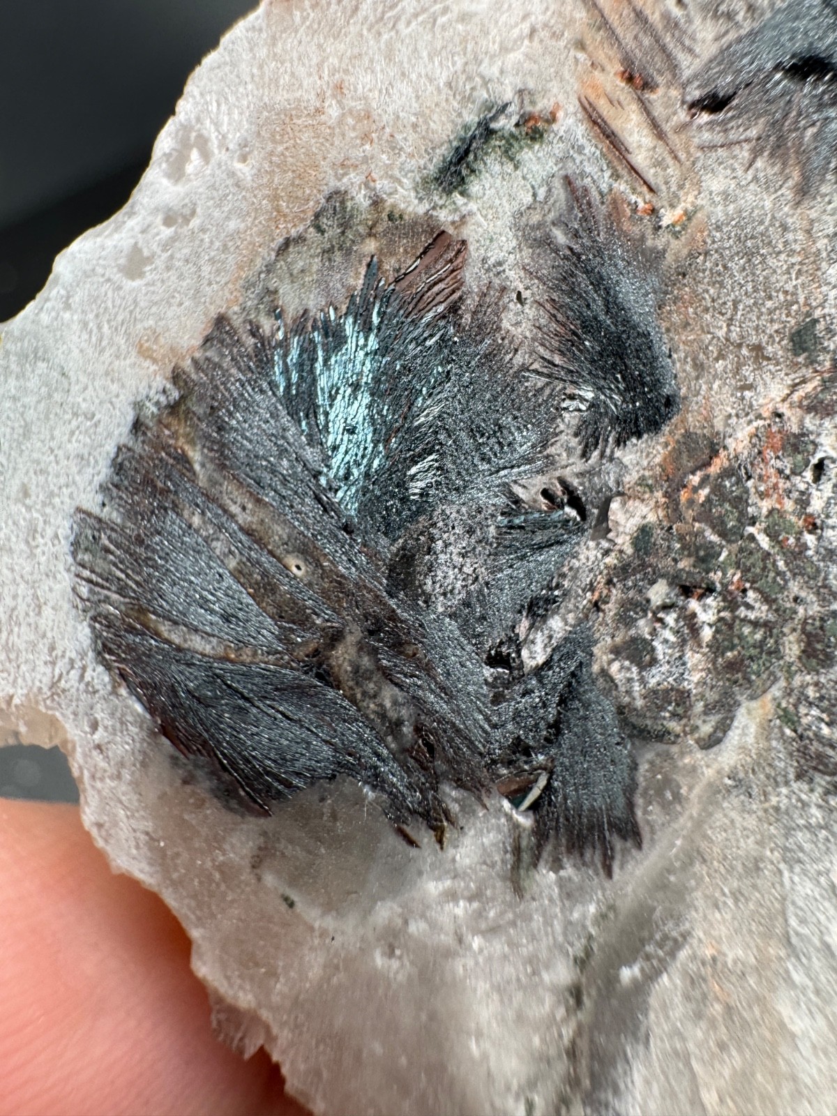 6722 Chalcopyrite on Pink Petal Calcite Hu Bei 44g