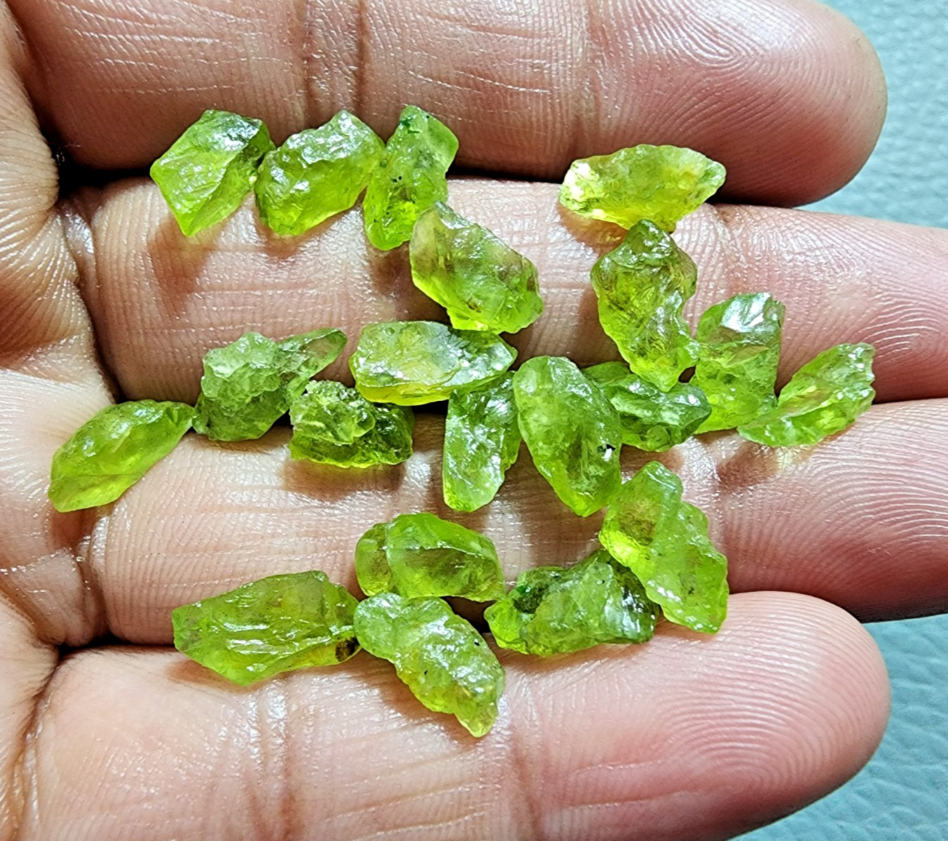(20 Pcs) Awesome Green Peridot Rough Crystal & Mineral 10-13 MM Jewelry Making