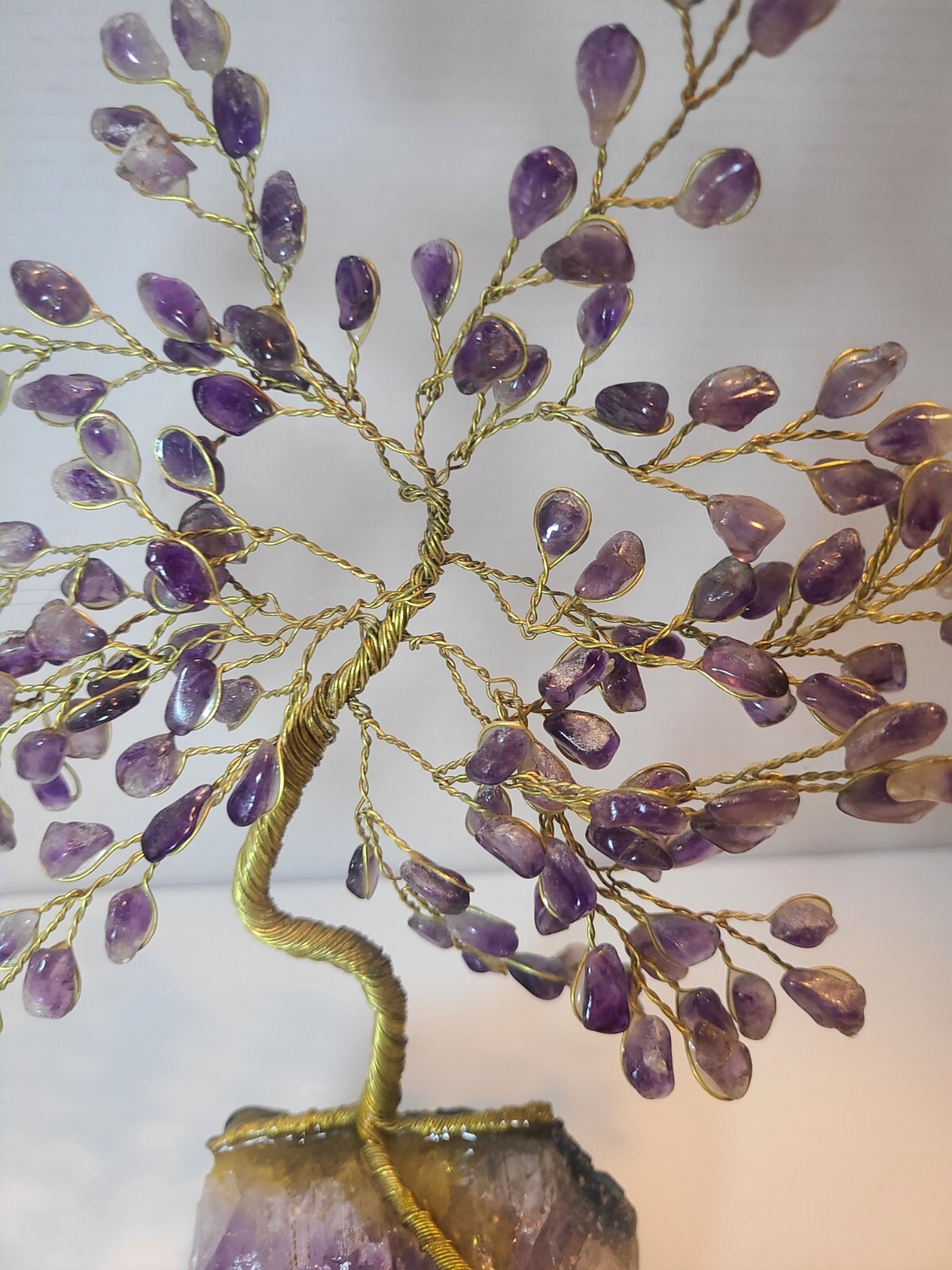 VTG 70s Amethyst Tumbled Crystal Leaves and Gem Base Brass Wire Art 10″