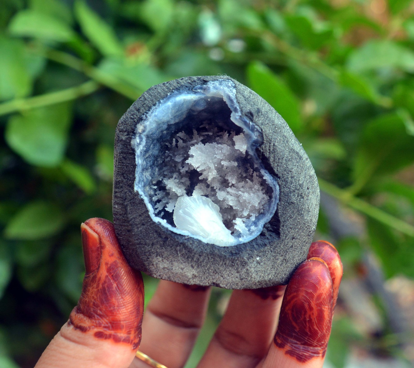 stilbite w/ chalcedony coral geode minerals specimen j-6