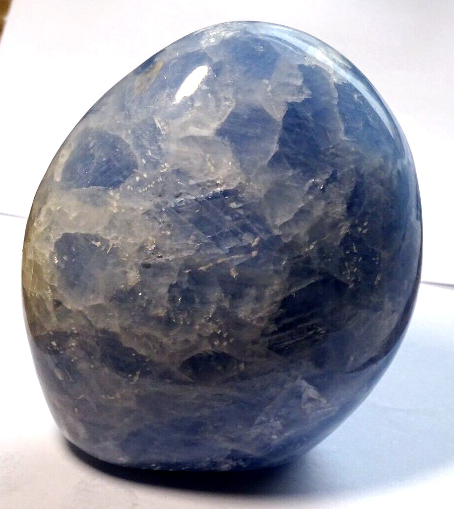 BEAUTFUL LARGE BLUE CALCITE OBELISK 10.4 x 9.5 x 5.1 cms 845 gms – meditation