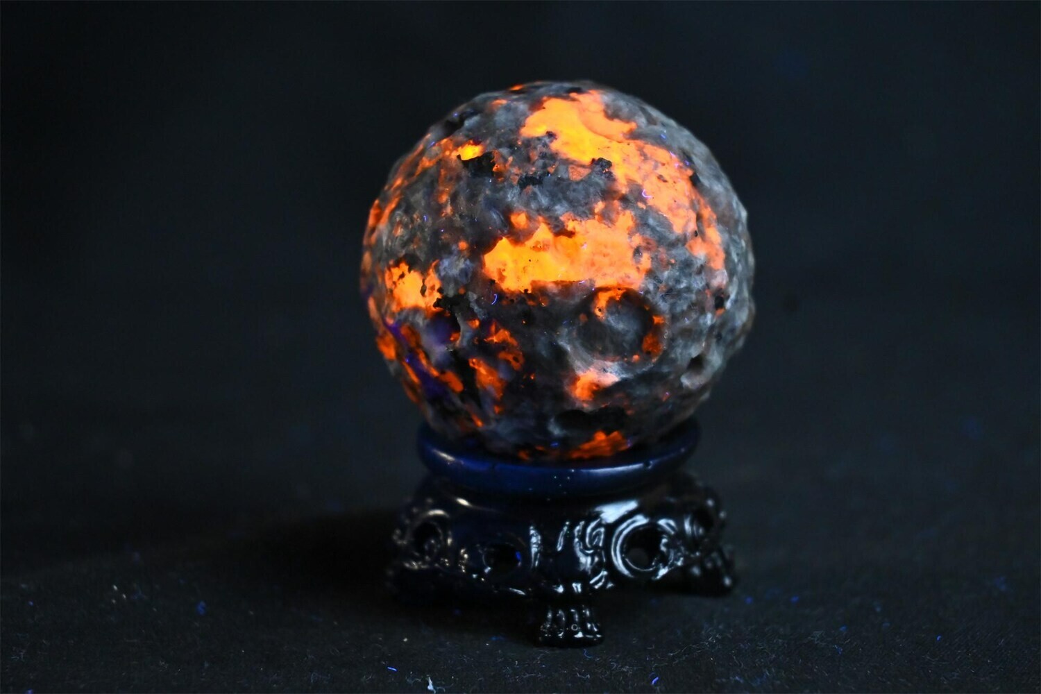 Natural Yooperlite Moon Sphere UV Reactive Sodalite Gemstone Ball Home Decor