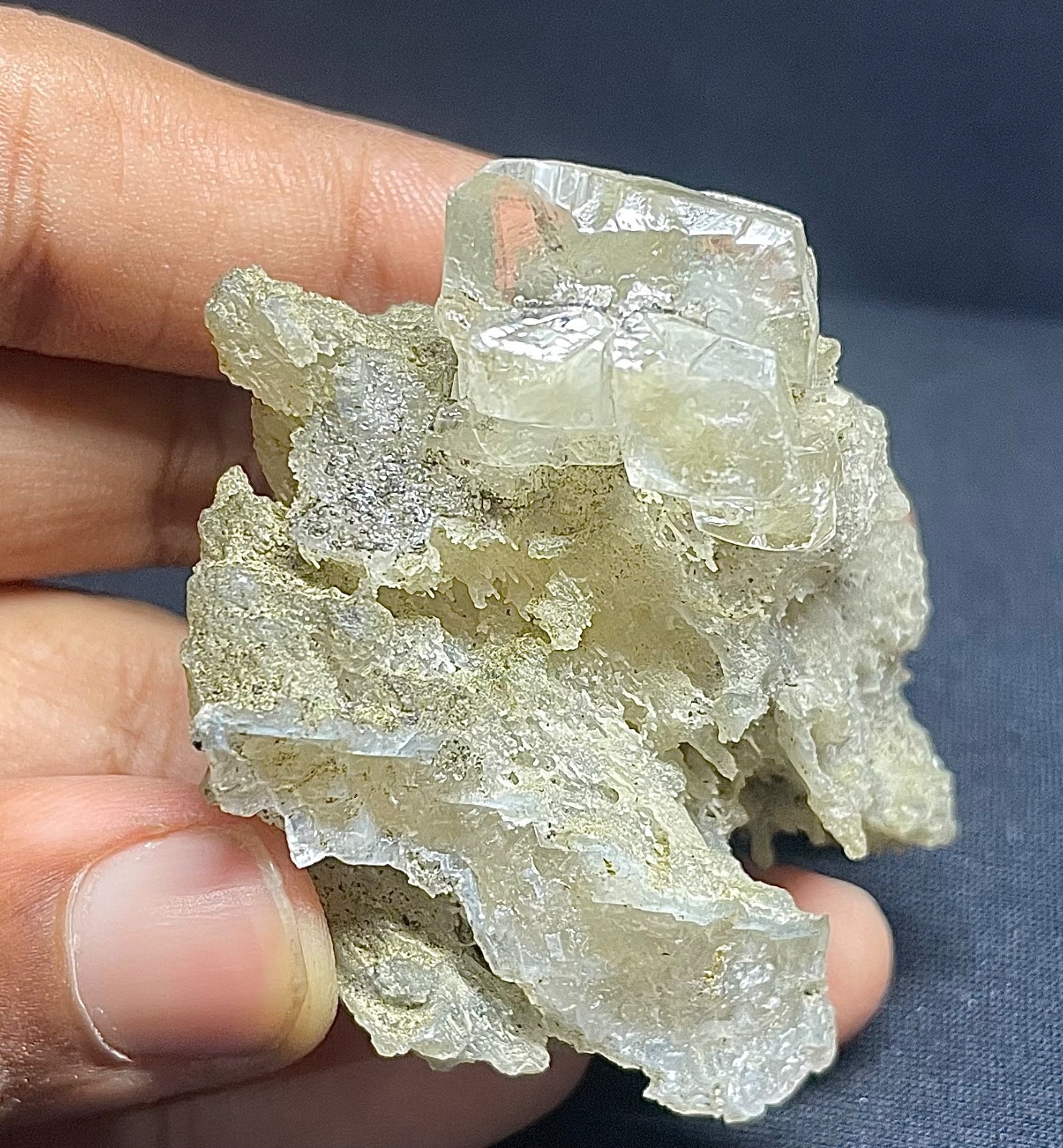 Natural Apophyllite crystal stunning mineral specimens 80gr 7×5.5×4 cm video