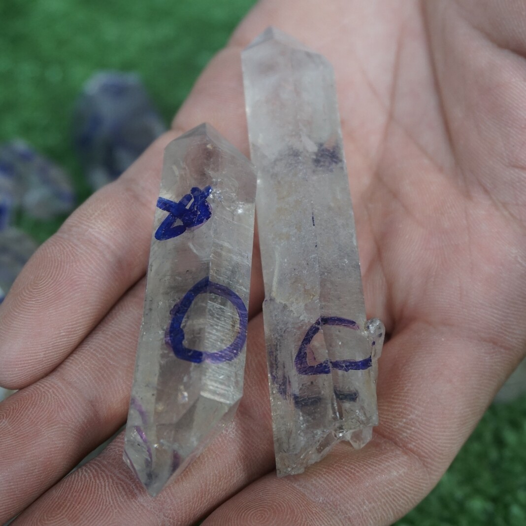 4 Pieces Rare Natural Moving Water Bubbles ENHYDRO Raw Quartz Crystal Points
