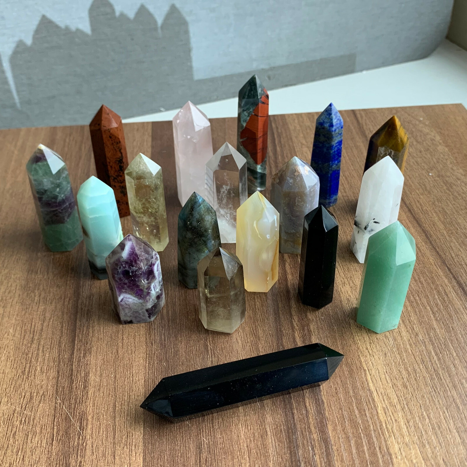 send randomly 18pcs a lot Natural quartz obelisk crystal wand point healing