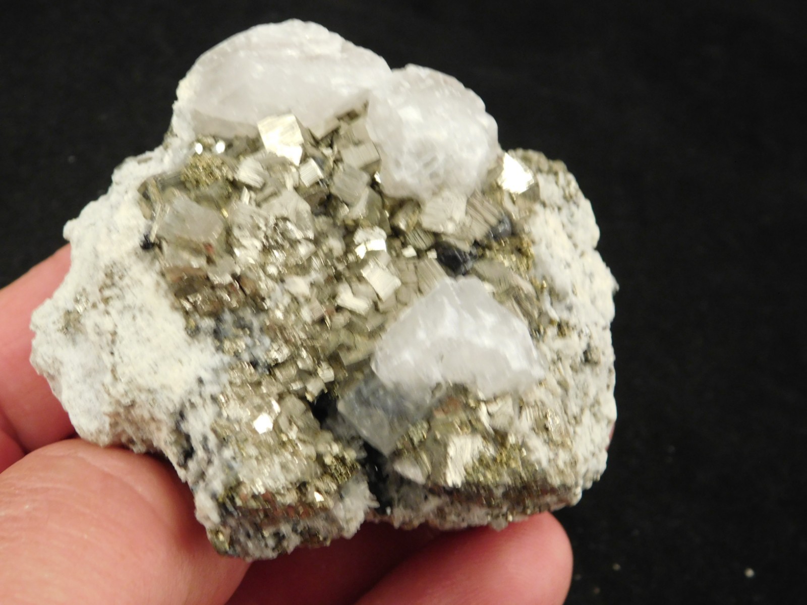 FLUORESCENT Calcite Crystal Cluster with PYRITE Crystal CUBES! Peru 196gr