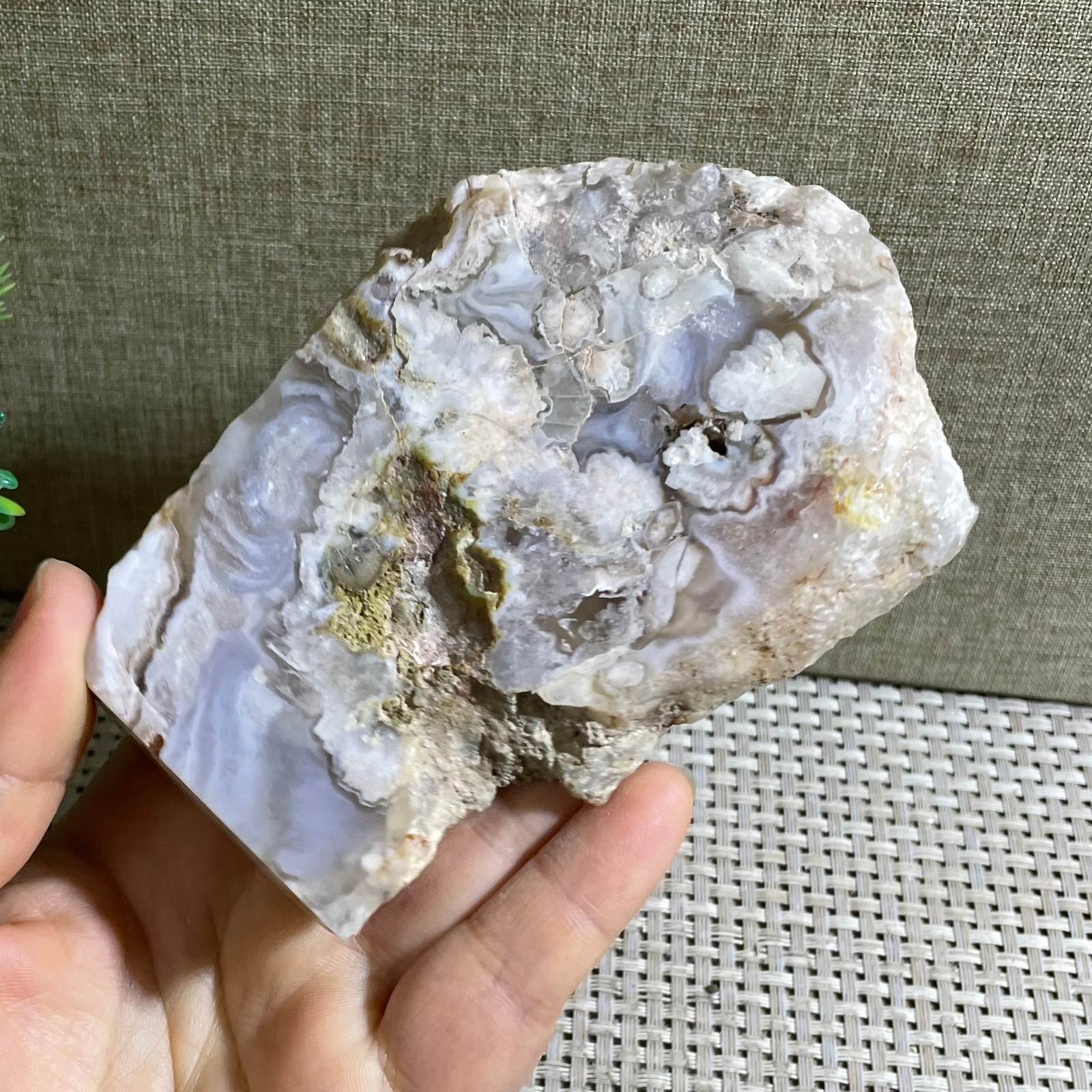 Sakura Agate Blossom Facet Rough Specimen Madagascar 310g g18