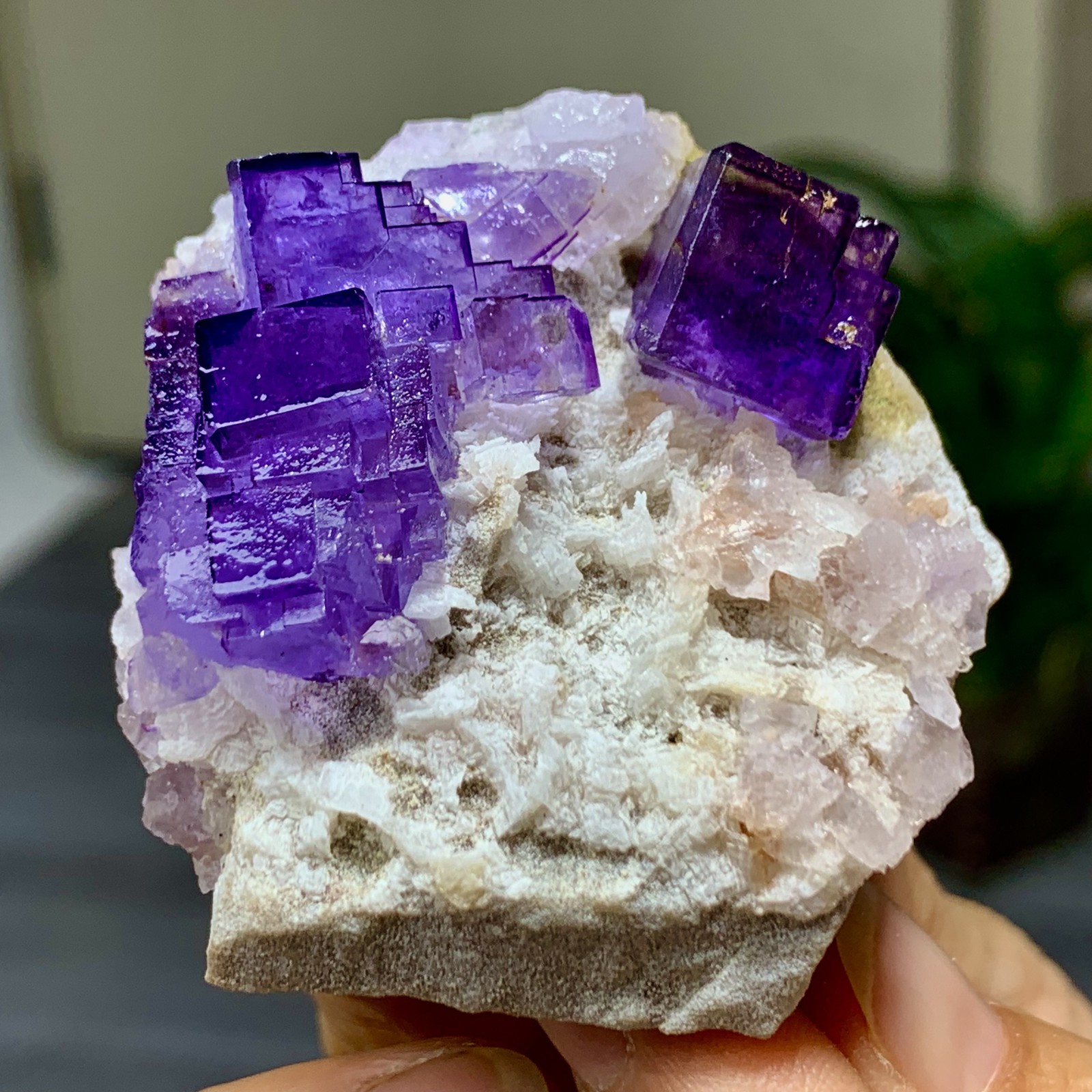 118G Natural purple framed cubic fluorite mineral specimen/Inner Mongolia–