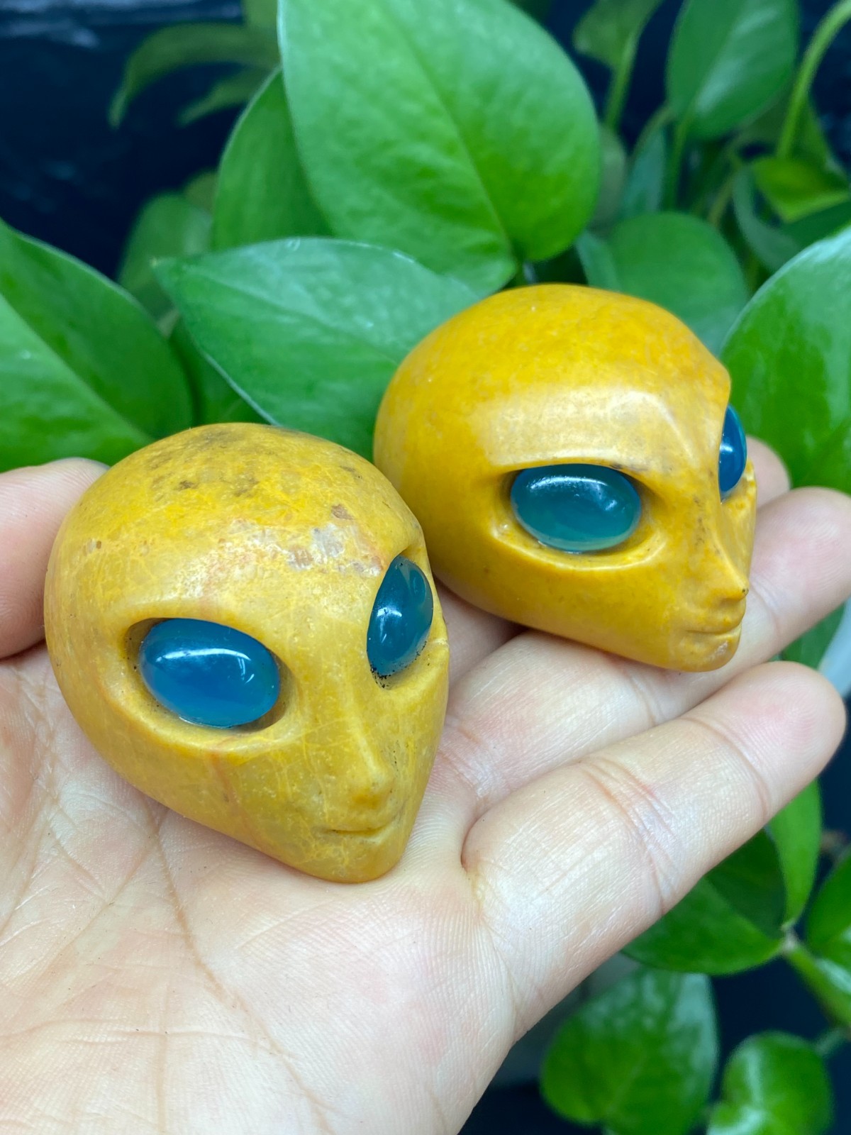 1pc Natural Yellow jade Quartz Carved Alien Skull Crystal Reiki Healing Gem Gift