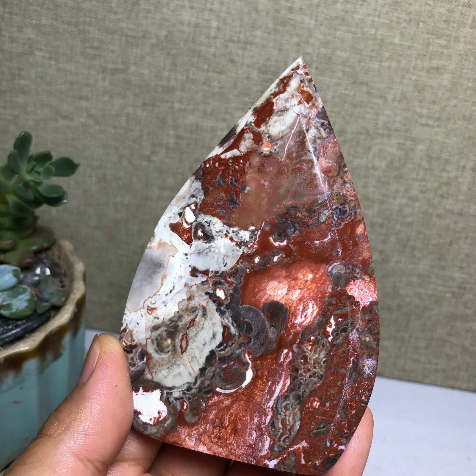 Natural Indonesian Bloodstone agate point leaf Crystal specimens 148g A5159