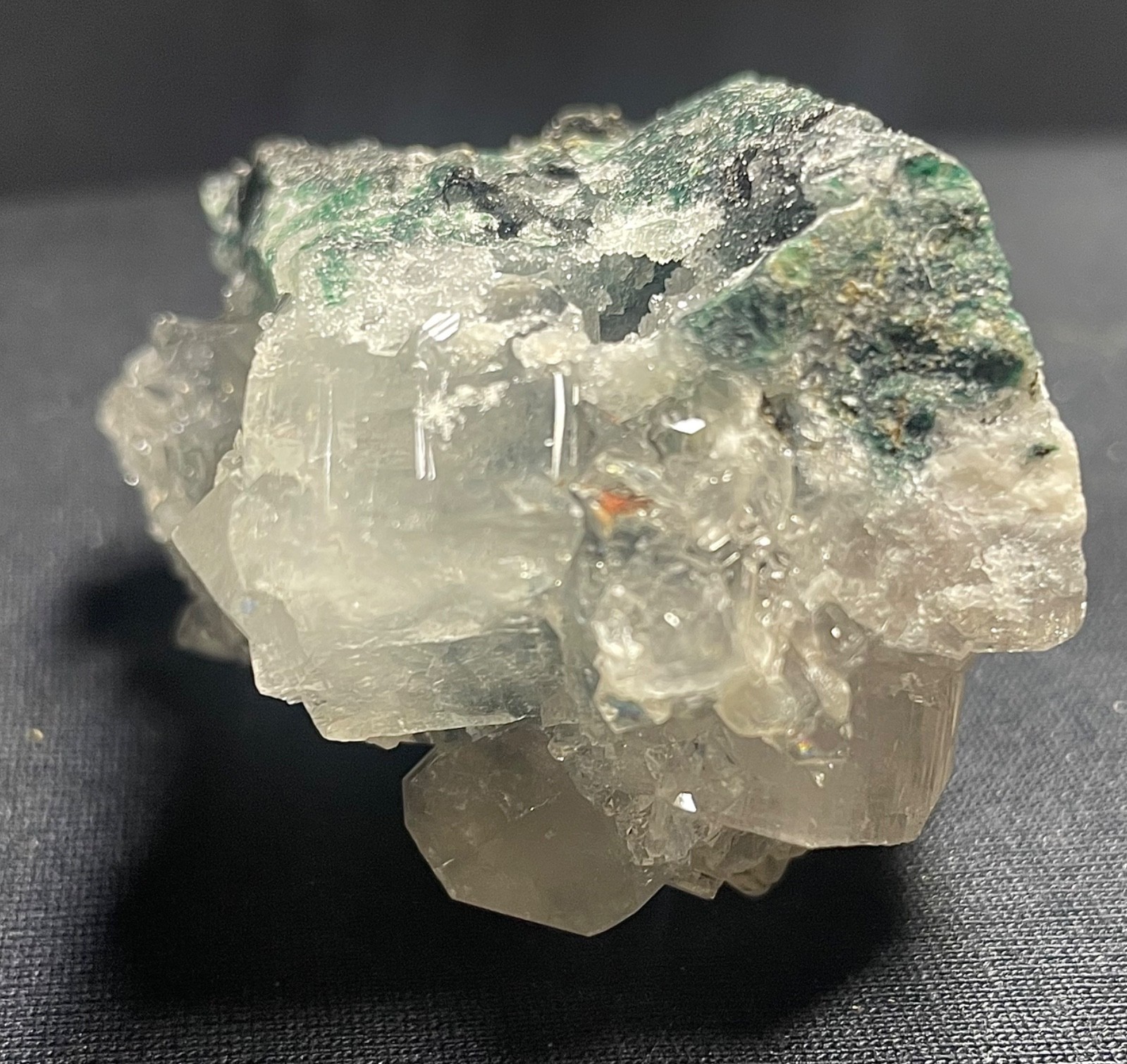 Natural Apophyllite crystal w/ chiral mineral stone 104 gr 6.5x4x4 cm