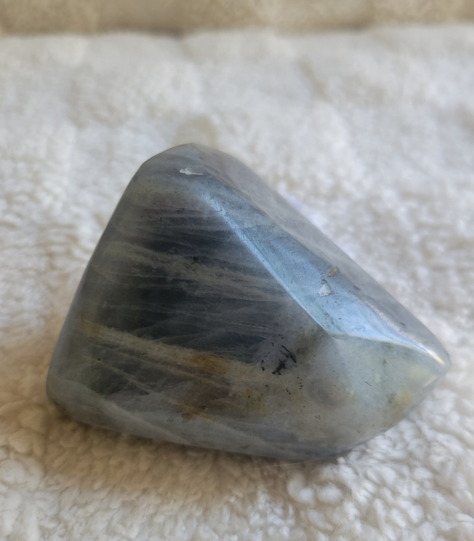 125g Polished Labradorite Crystal Stone – 2.5″