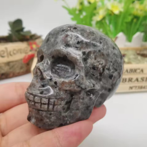 Natural Yooperlite Skull Head Carving Flame Quartz UV Reactive Reiki Home Decor