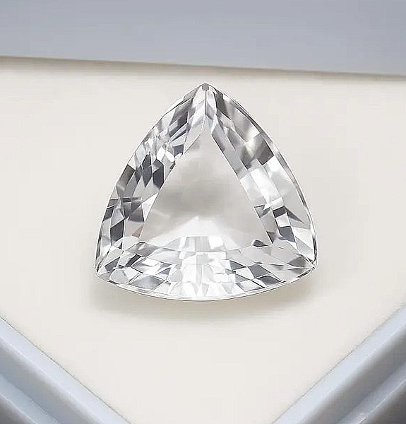 10 Ct White Sapphire Trillion Cut Loose Gemstone Natural Sapphire for Jewelry