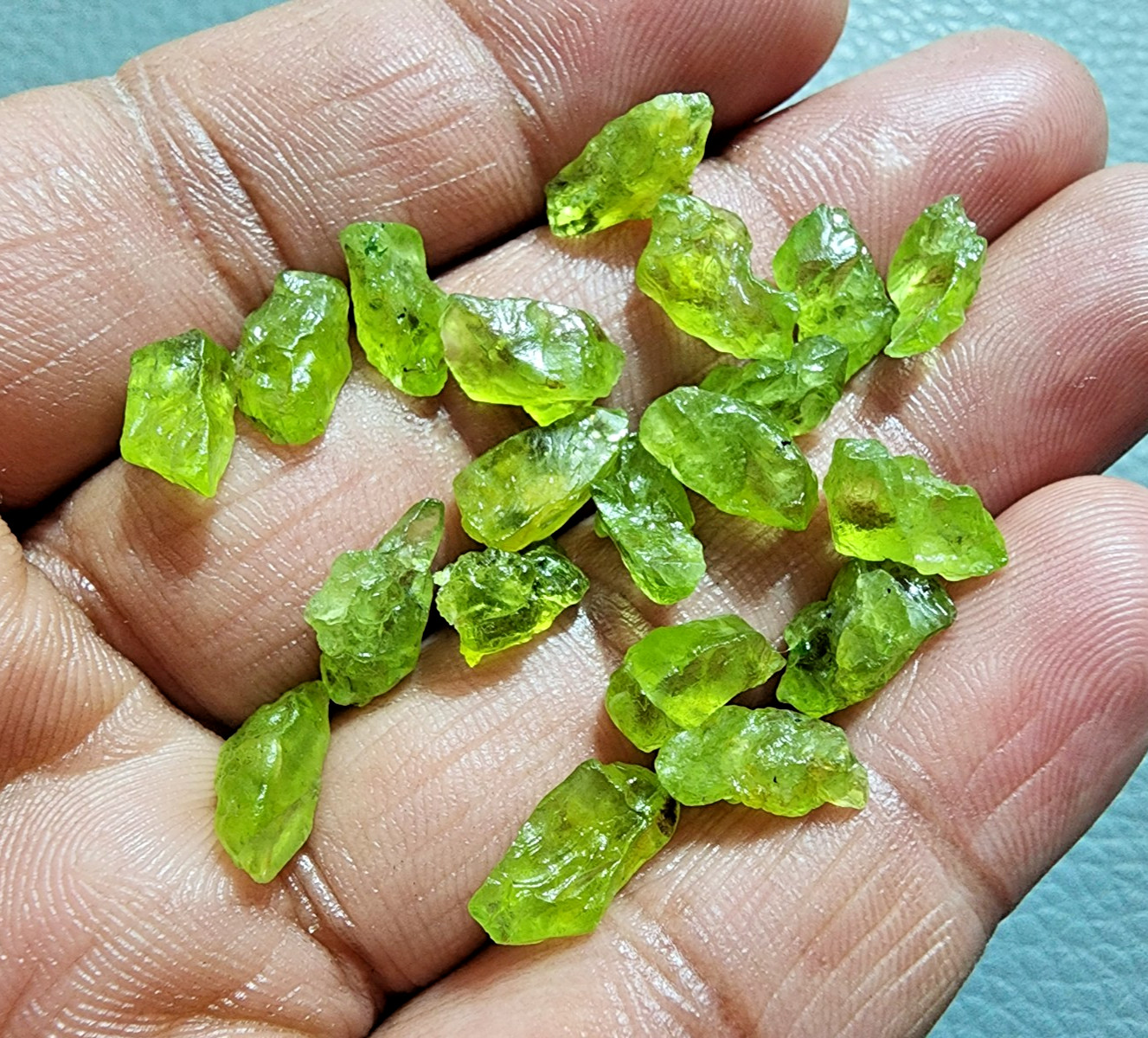 (20 Pcs) Awesome Green Peridot Rough Crystal & Mineral 10-13 MM Jewelry Making