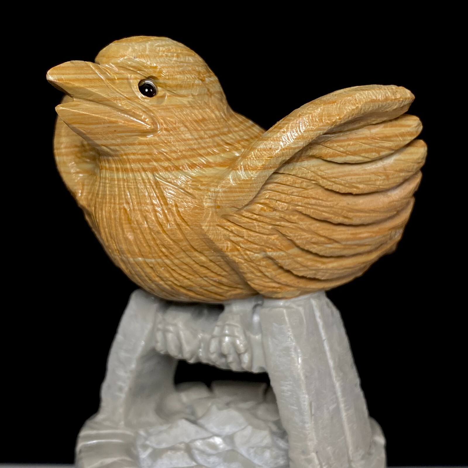 Natural Crystal Cluster Quartz Mineral Specimen Songhua Stone Handcarved Bird