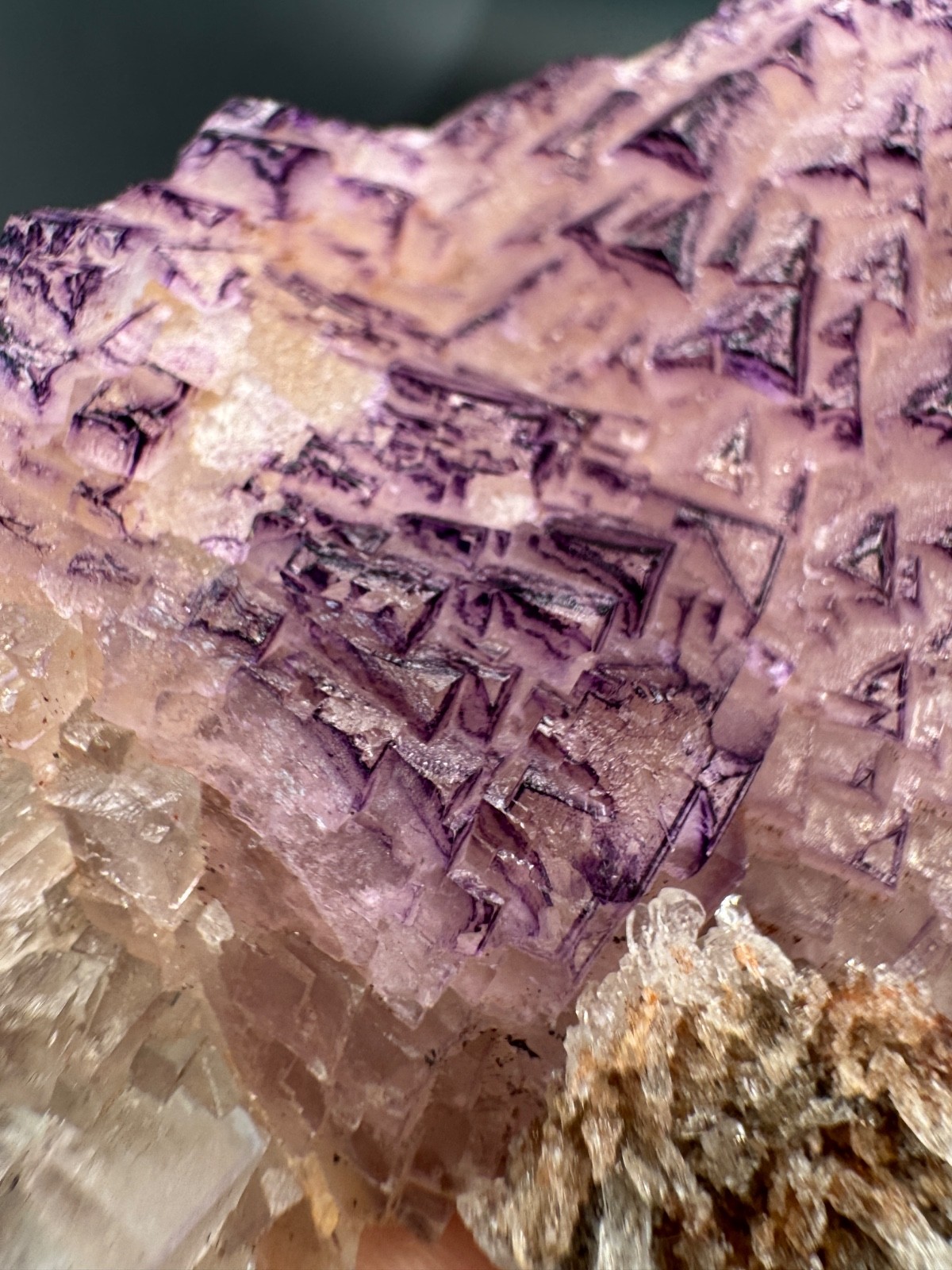 6494 NEW Database Fluorite Purple Triangle Yun Nan 125g
