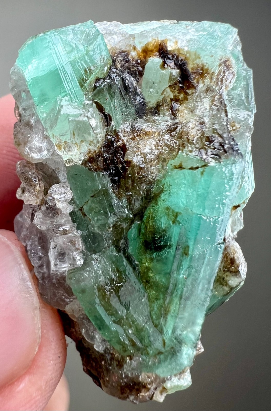 81 CT, Beryl Var! Natural Top Green Emerald Crystals Bunch on Matrix Chitral@PAk