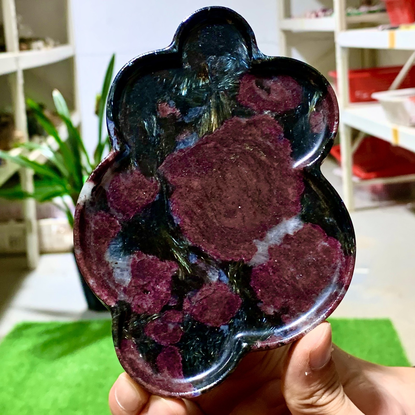 295G Natural fireworks red garnet cloud crystal quartz mineral specimen