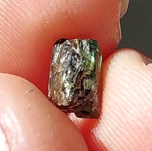 RARE GLOWING GEM DT EMERALD FROM ETHIOPIA