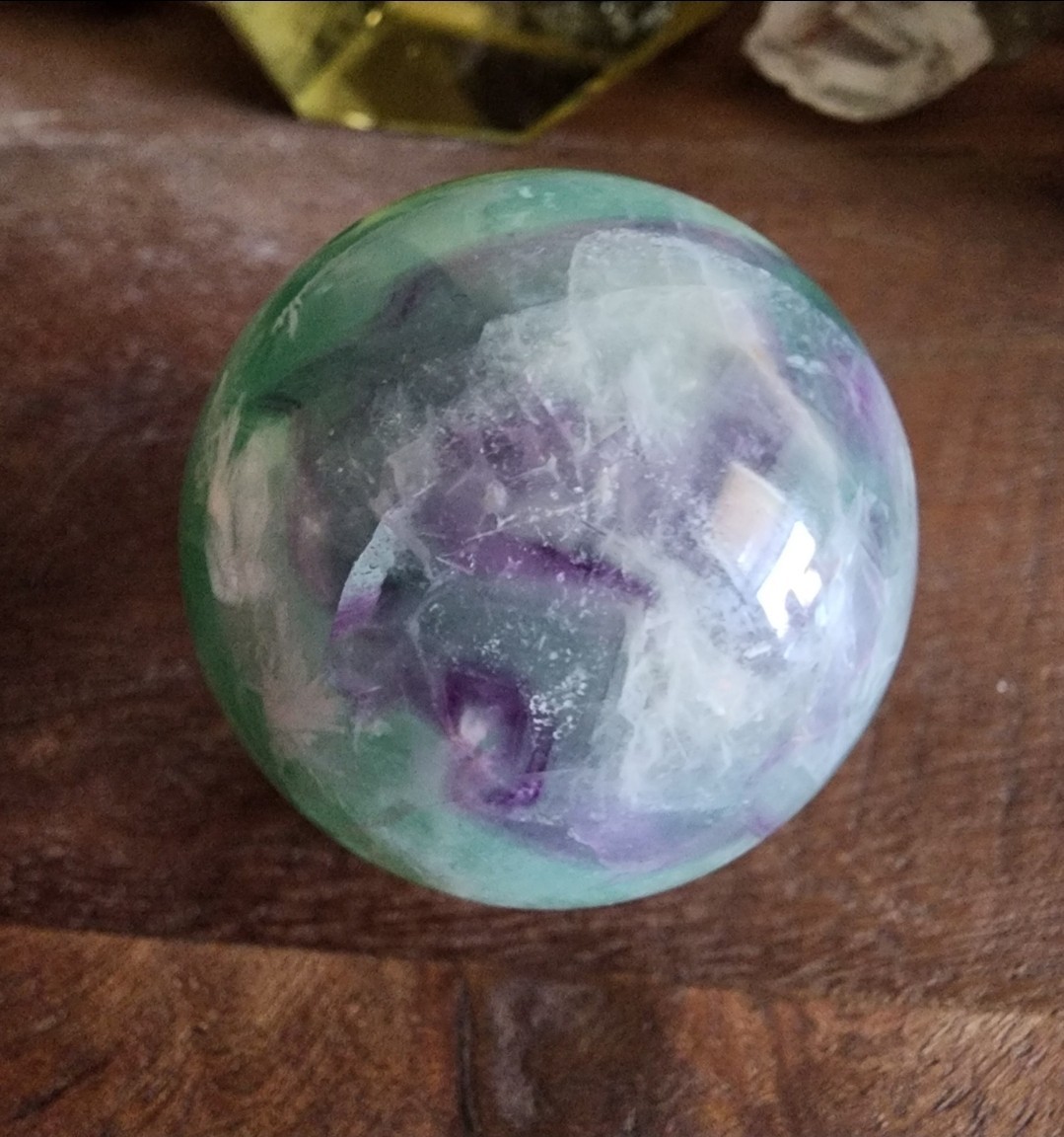 Natural Feather Fluorite Quartz Sphere Crystal Ball 50mm