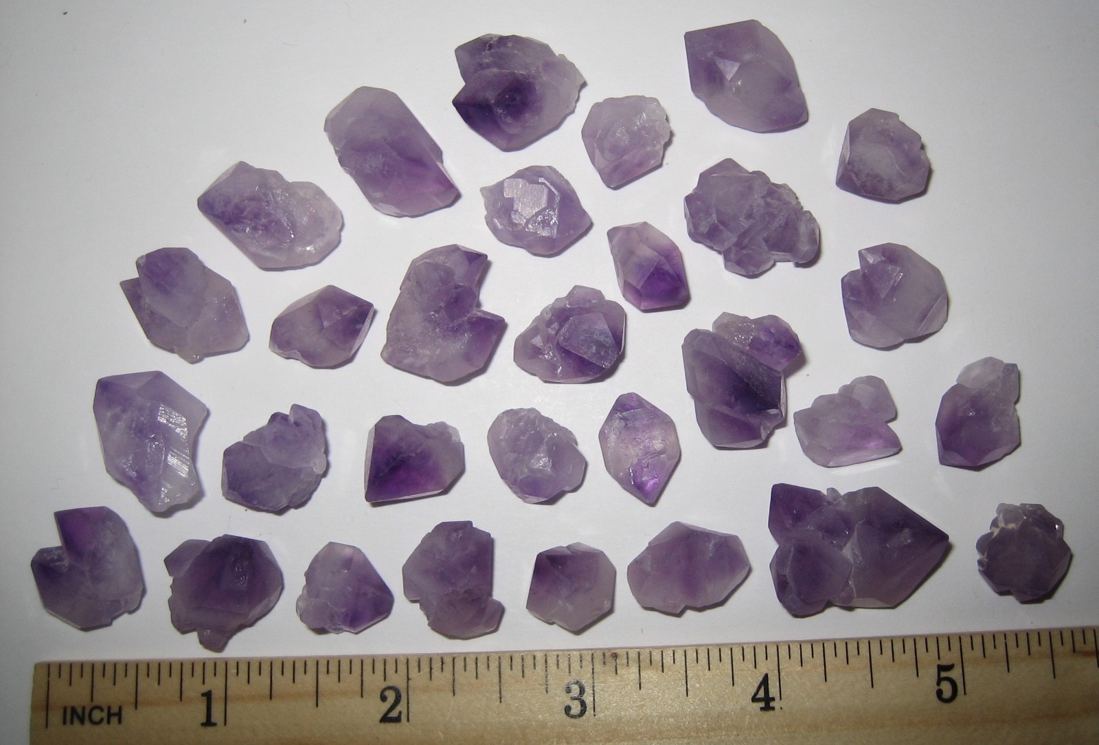 30 SMALL NATURAL ROUGH 0.5″- 0.8″ LIGHT PURPLE AMETHYST CRYSTALS ~ 84.3grams *3