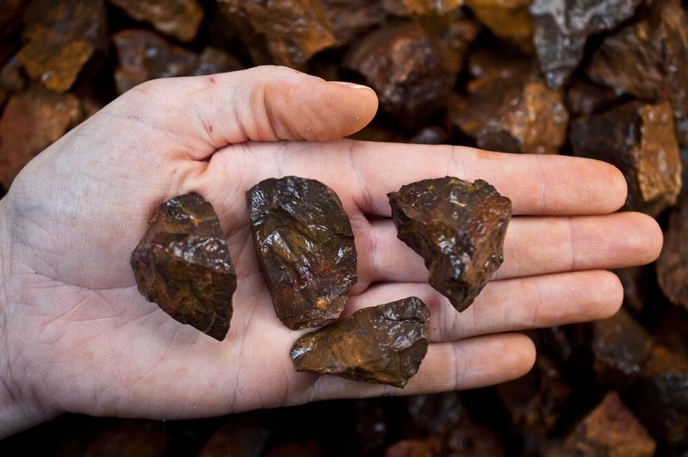 1/4 lb Hematite Rough Stones – Natural Crystal Mineral Rock Tumbling (Mada)