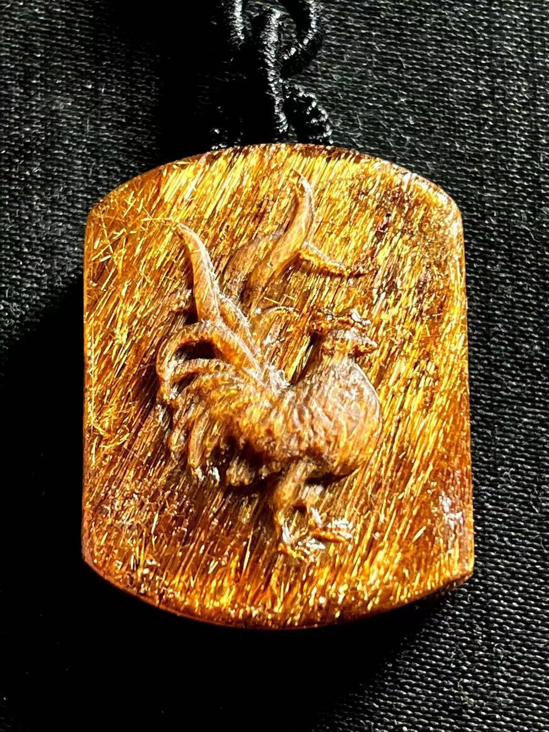 15G TOP Natural golden Hair Crystal quartz hand carved zodiac rooster pendant